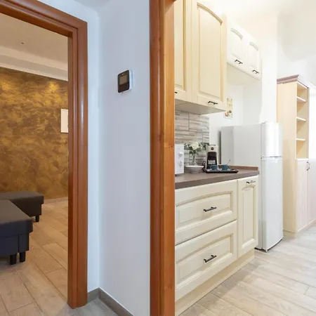Apartment Mame - Your Roman