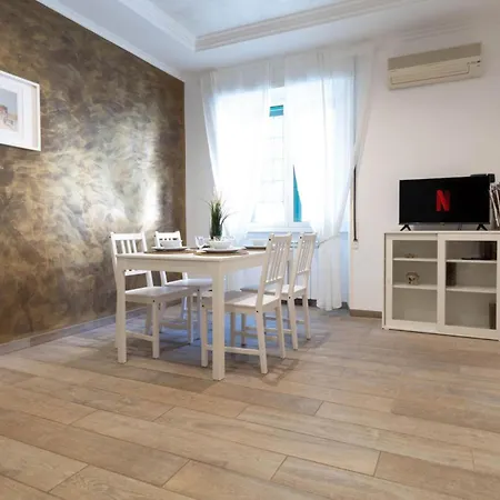 Mame - Your Roman Apartment